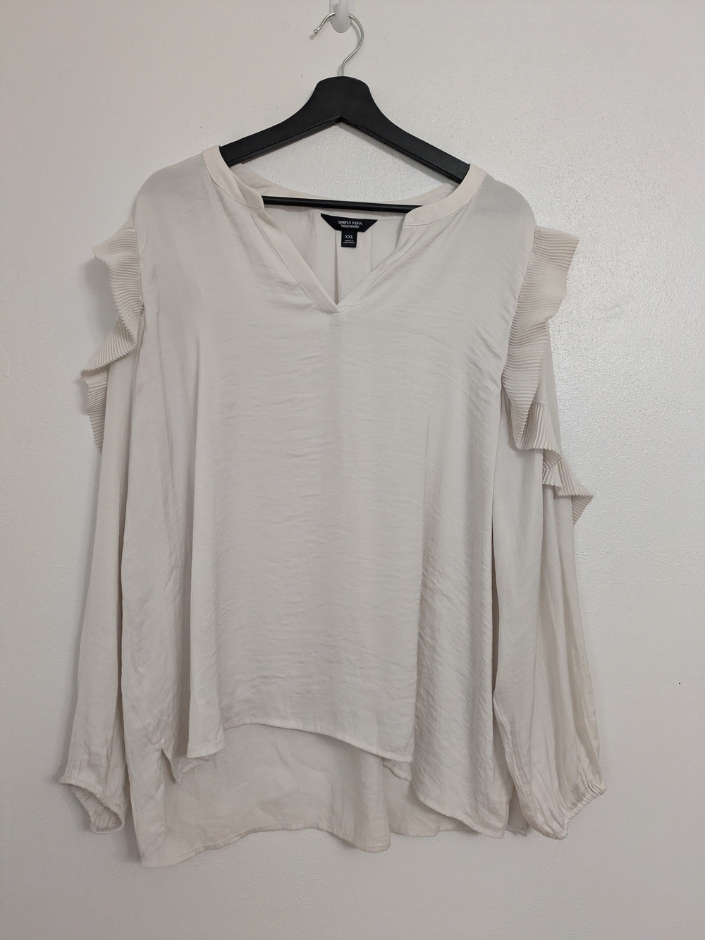 Simply Vera Vera Wang Cream Ruffled Long Sleeve Blouse
